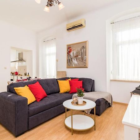 Apartman Lussi Pula Exteriér fotografie