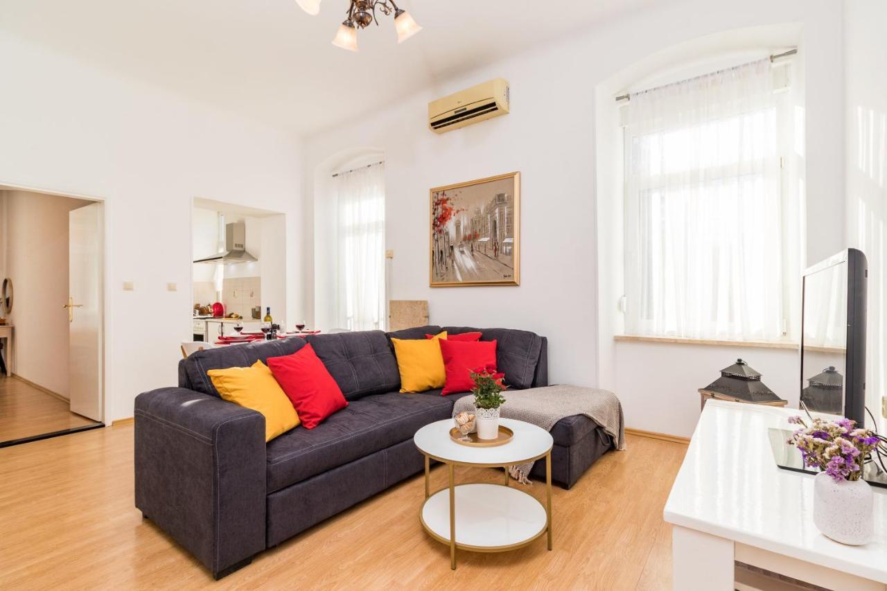 Apartman Lussi Pula Exteriér fotografie