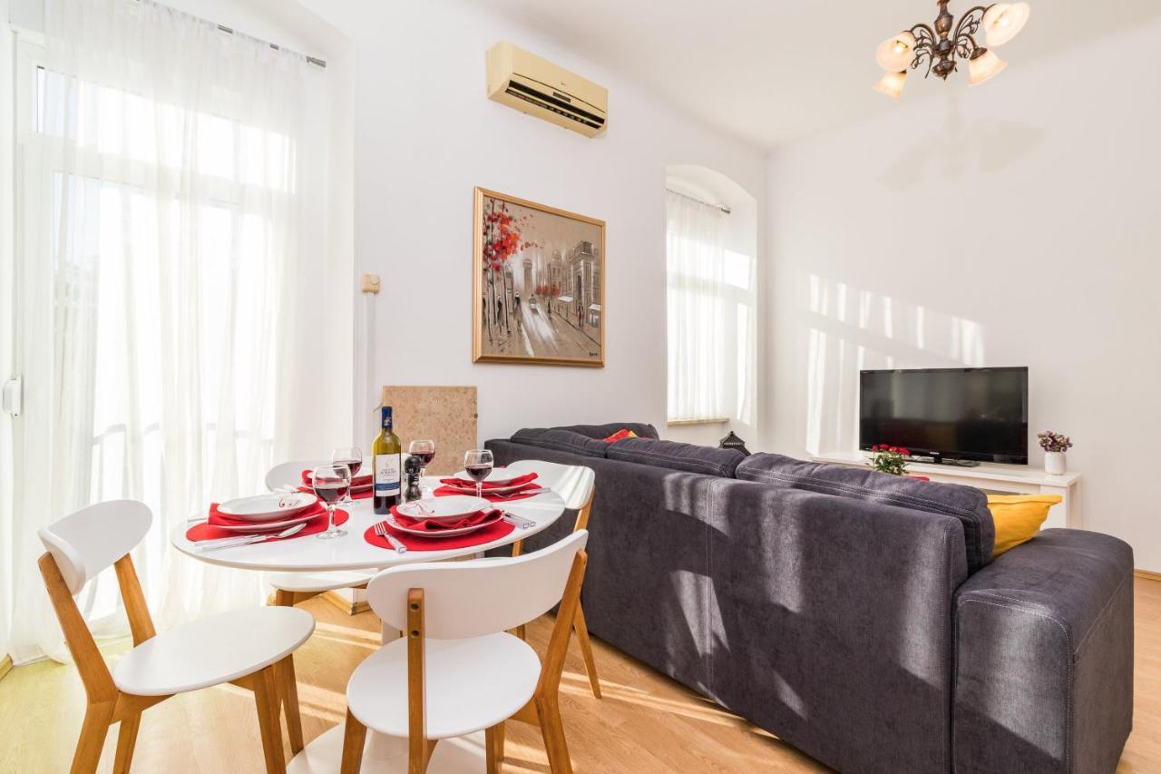 Apartman Lussi Pula Exteriér fotografie