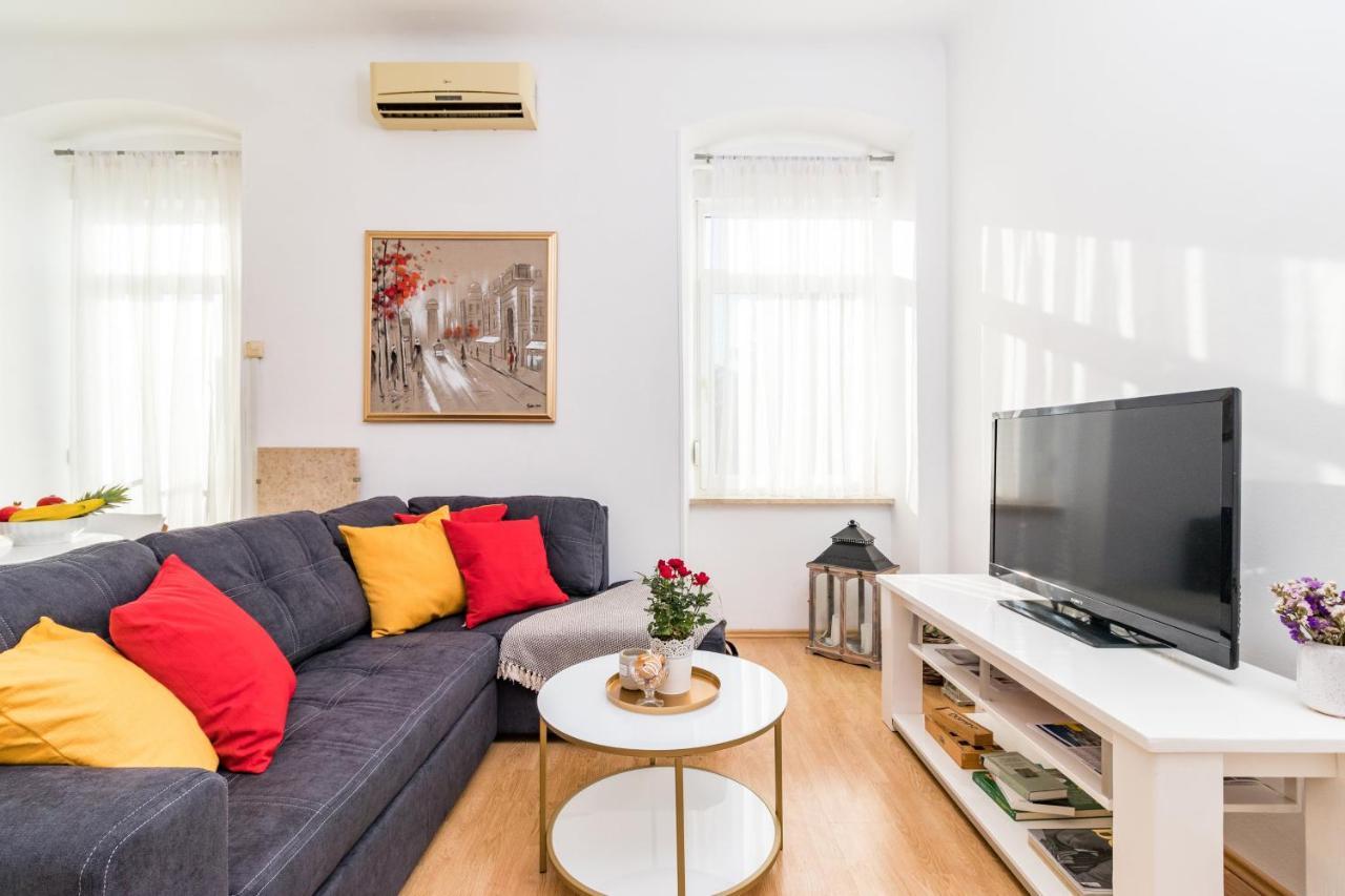 Apartman Lussi Pula Exteriér fotografie