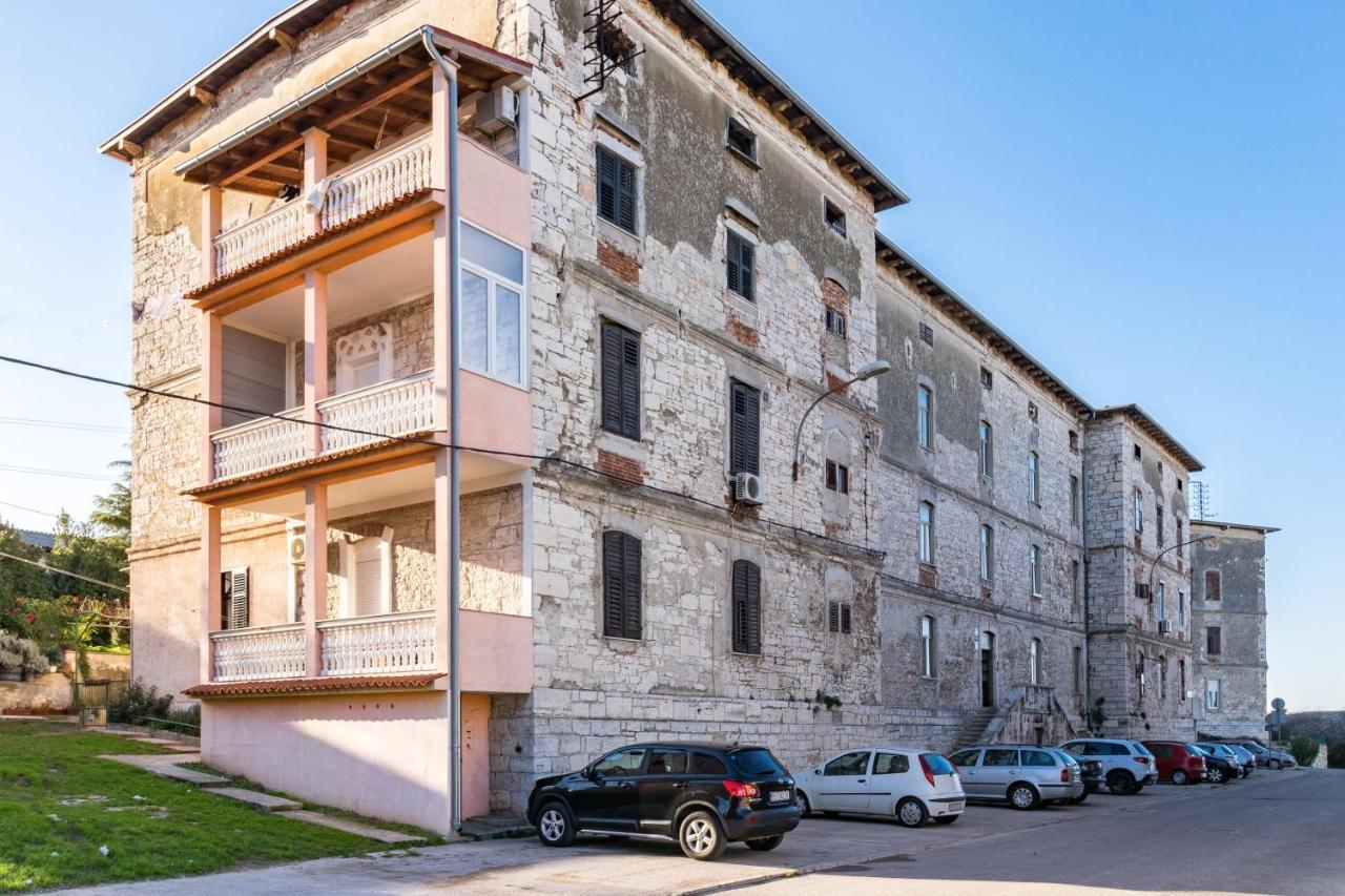 Apartman Lussi Pula Exteriér fotografie