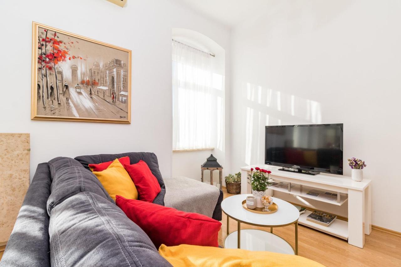 Apartman Lussi Pula Exteriér fotografie