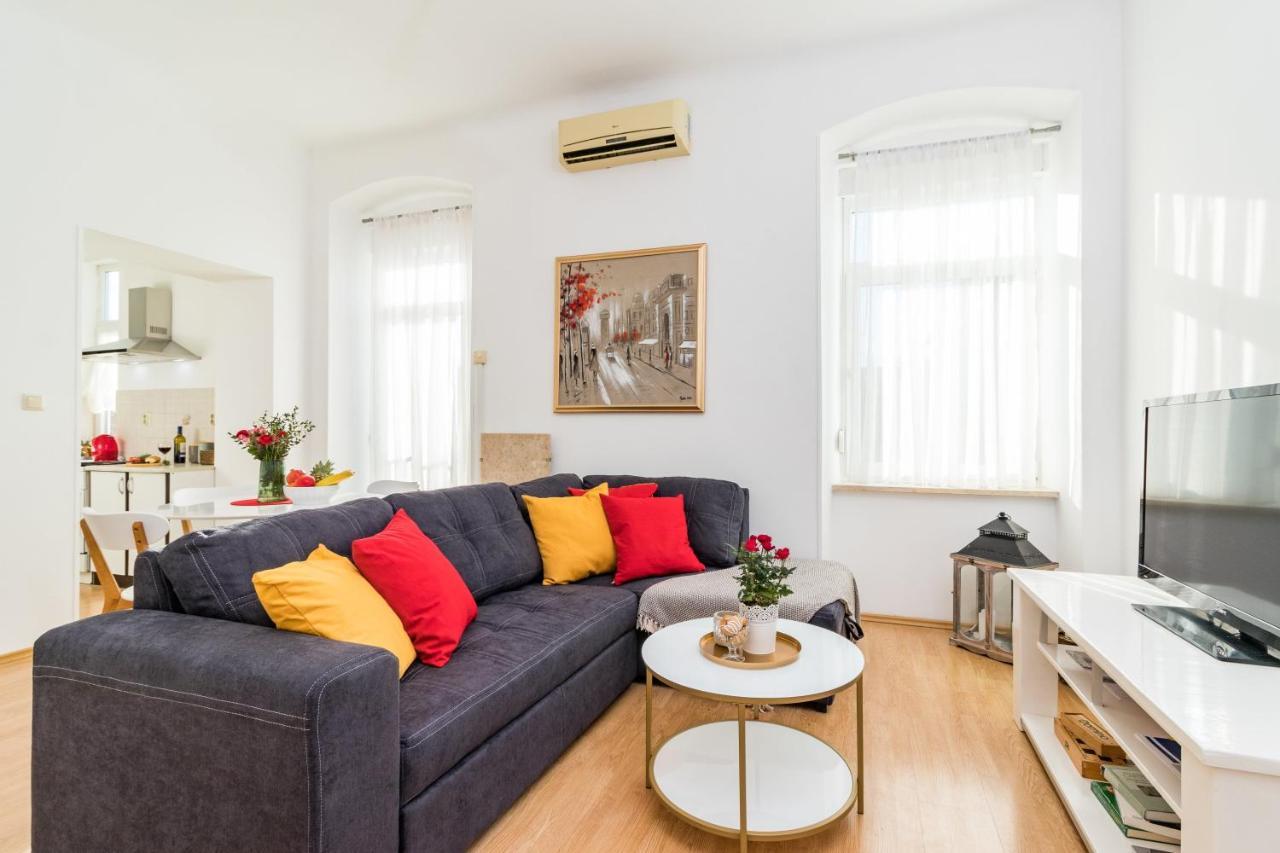 Apartman Lussi Pula Exteriér fotografie