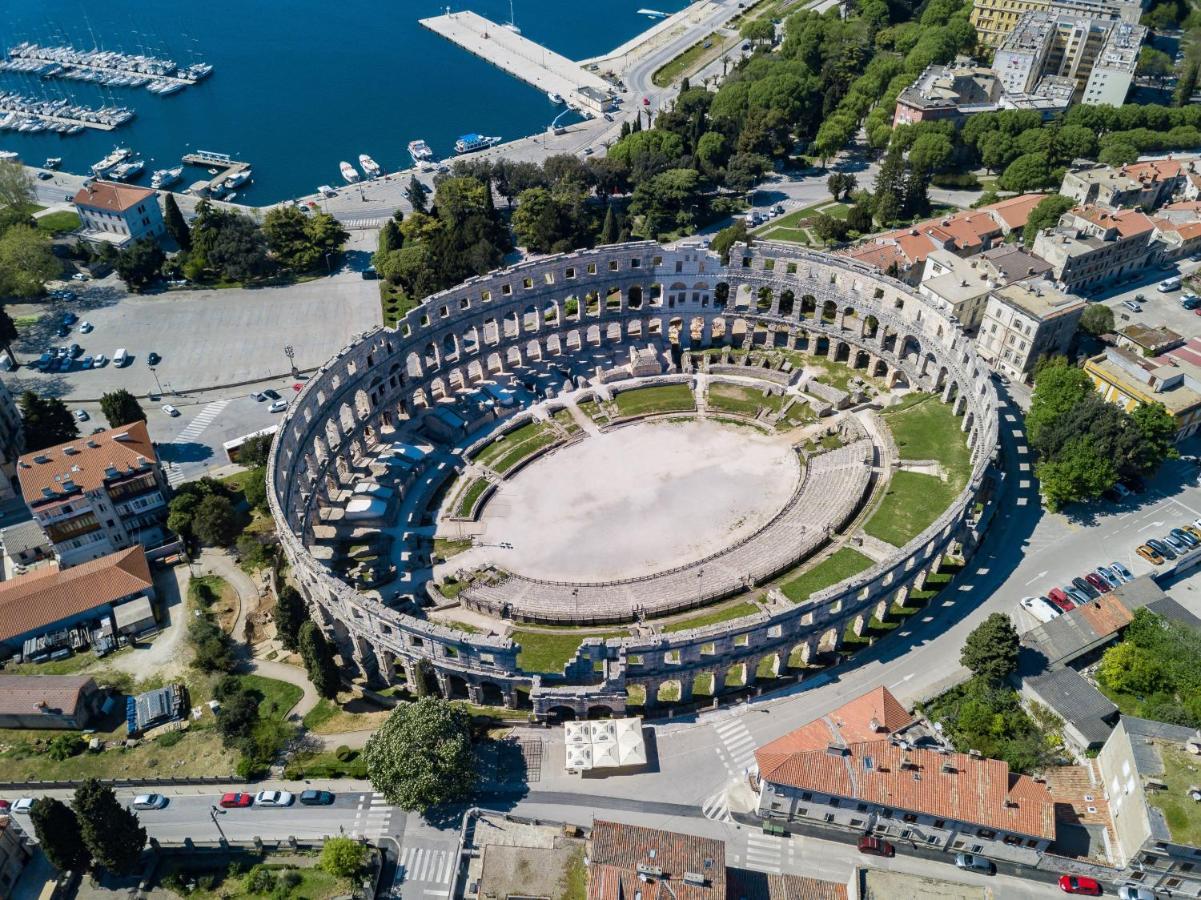 Apartman Lussi Pula Exteriér fotografie