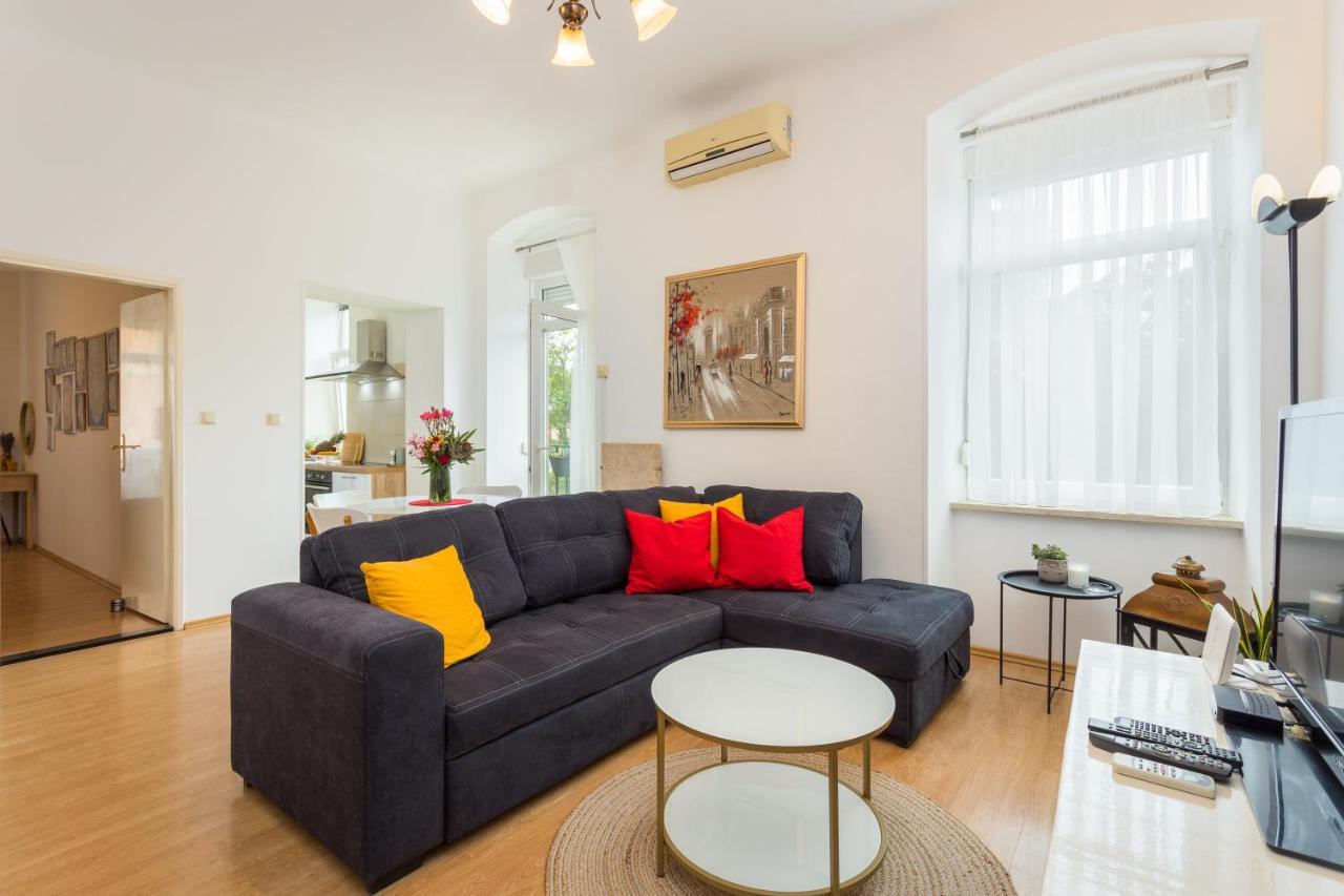 Apartman Lussi Pula Exteriér fotografie